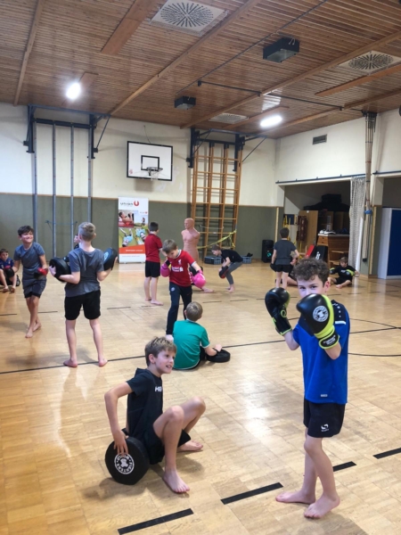 CD161514-0E61-414B-99A2-DC22E0C8A58D